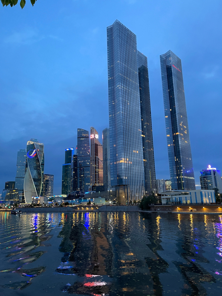 ЖК Capital Towers (Москва) небоскреб стеклянный фасад структурное остекления SANZ и клеевые системы SANZ АЗИАНА ТРЕЙД